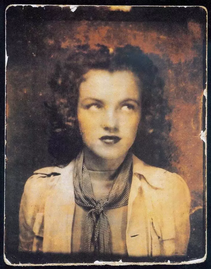 In 1938. Marilyn Monroe was 12 years old.